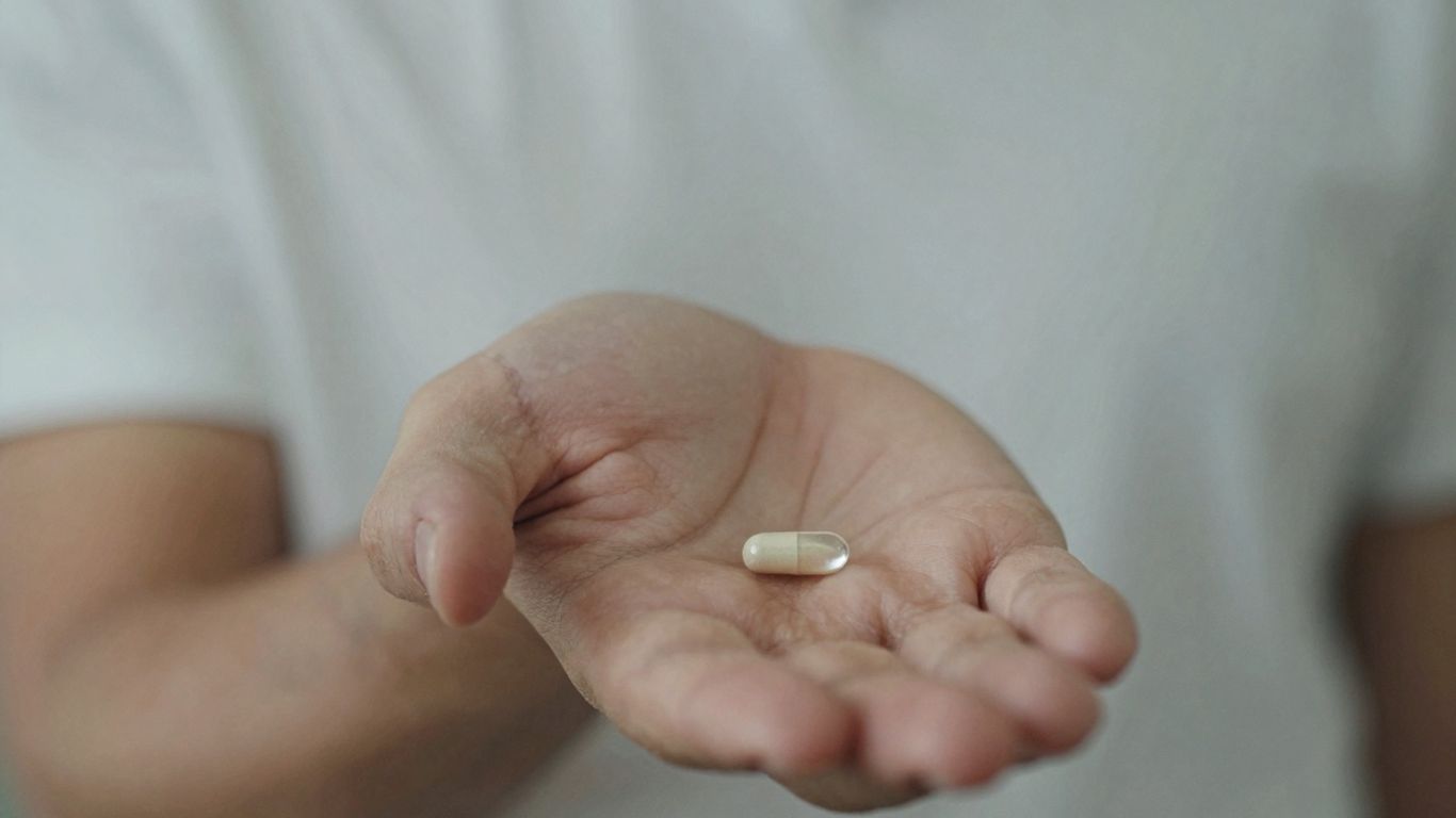 Understanding Oral Testosterone: Benefits, Risks, and What to Expect